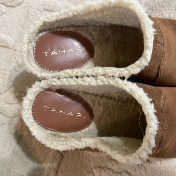 Tahari slip on wedges - camel brown color sz 7 - Picture 2 of 7